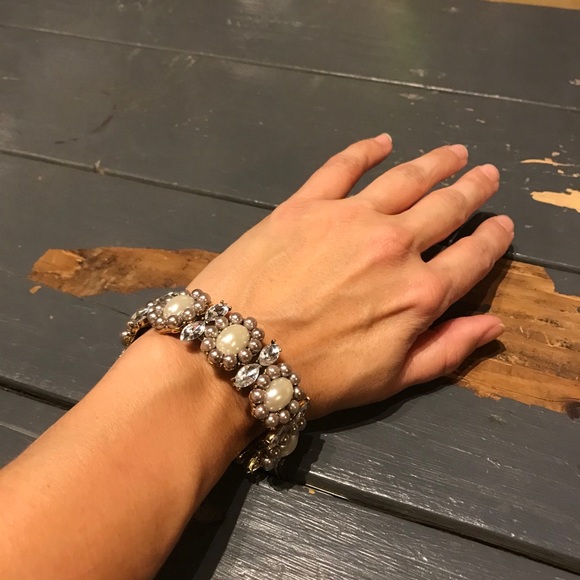 Faux pearl & diamonds cuff - Picture 7 of 9